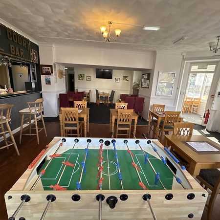Carlton Court Hotel Eastbourne Bagian luar foto