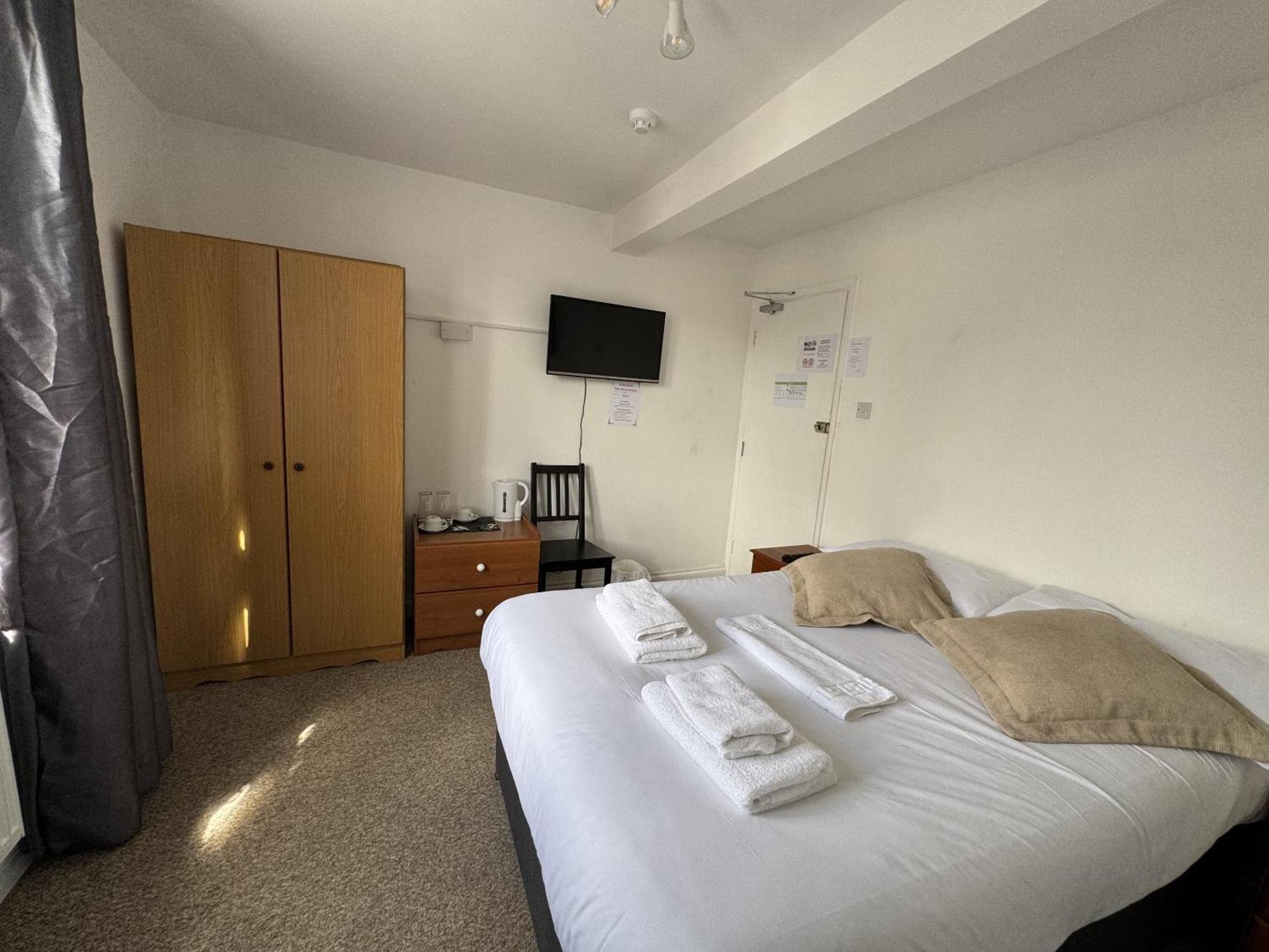 Carlton Court Hotel Eastbourne Ruang foto