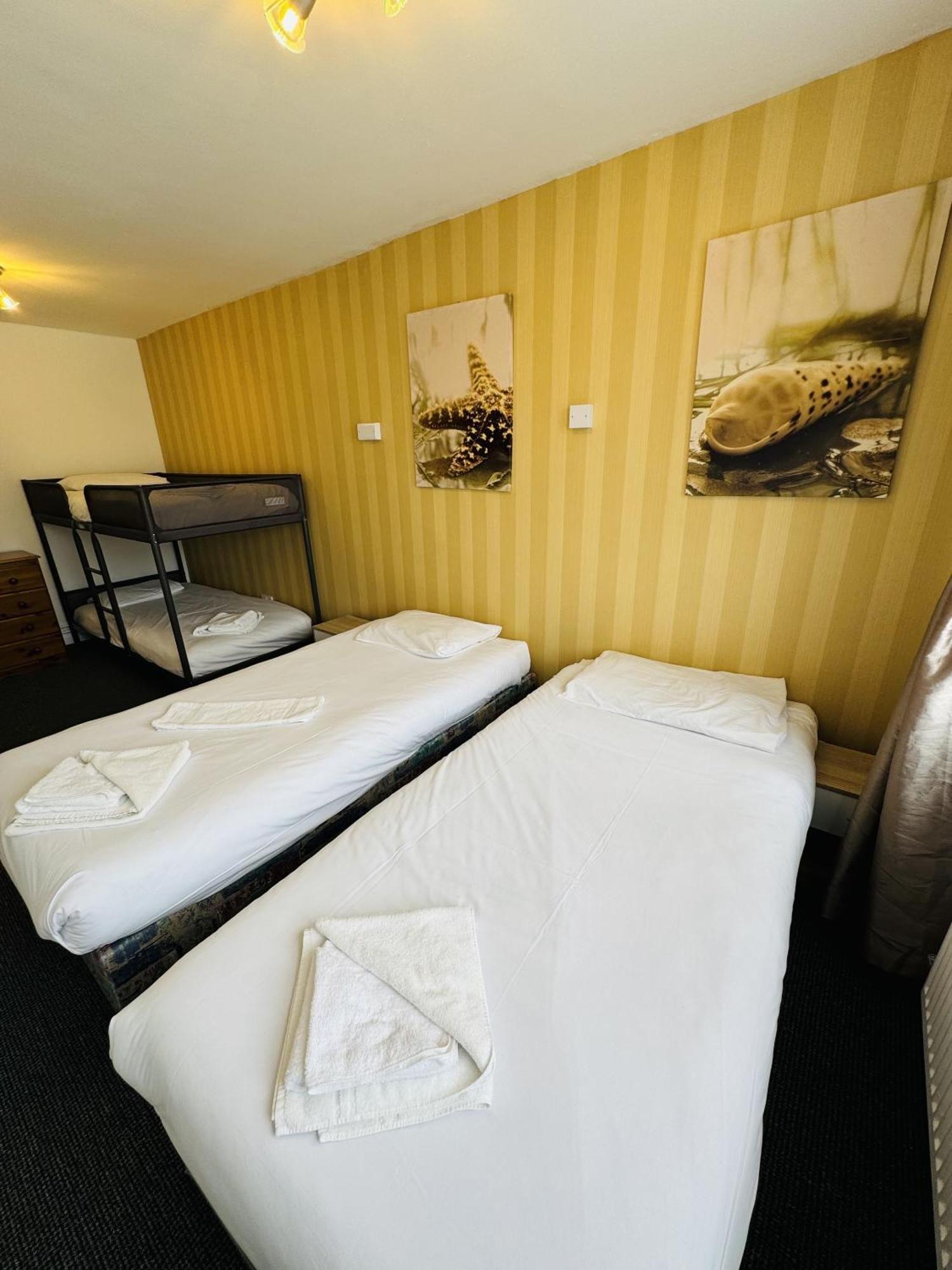 Carlton Court Hotel Eastbourne Bagian luar foto