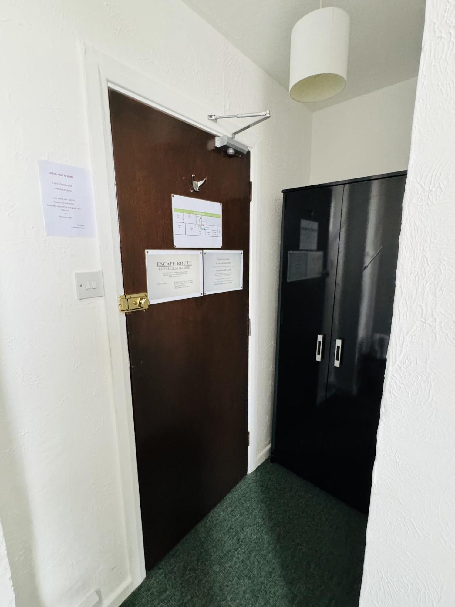 Carlton Court Hotel Eastbourne Ruang foto