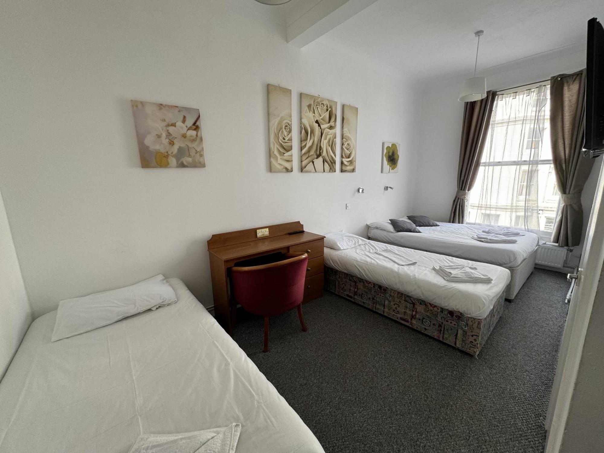 Carlton Court Hotel Eastbourne Bagian luar foto