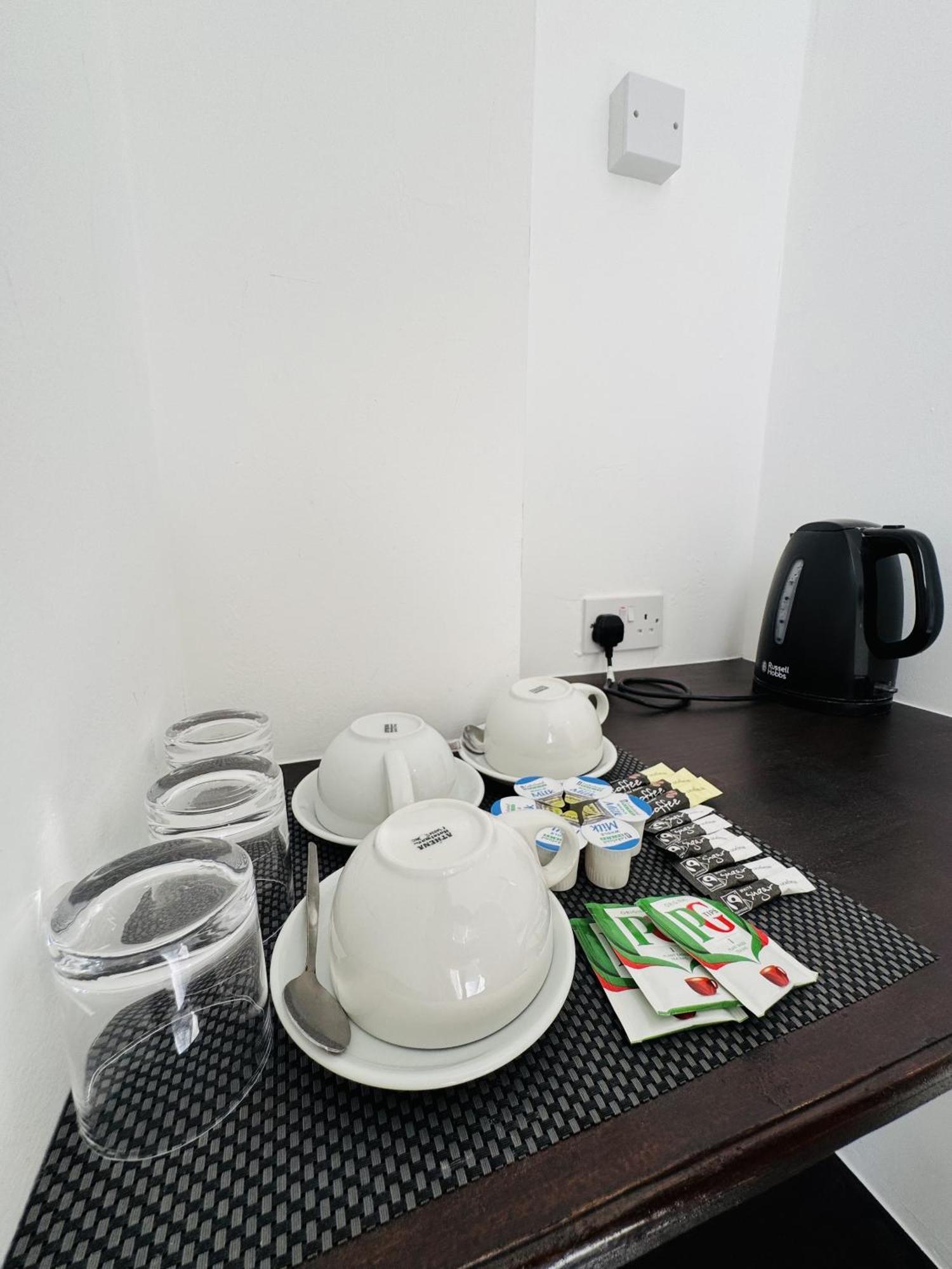 Carlton Court Hotel Eastbourne Ruang foto