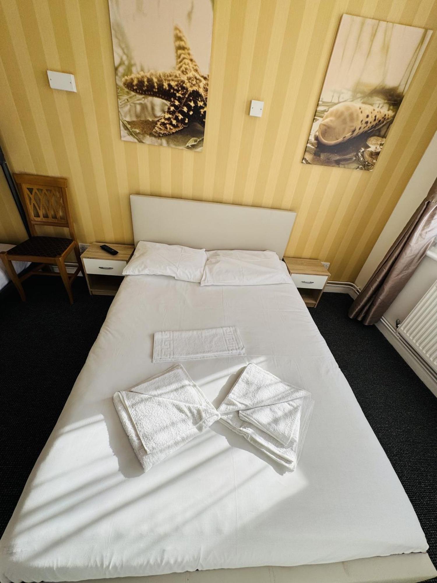 Carlton Court Hotel Eastbourne Ruang foto