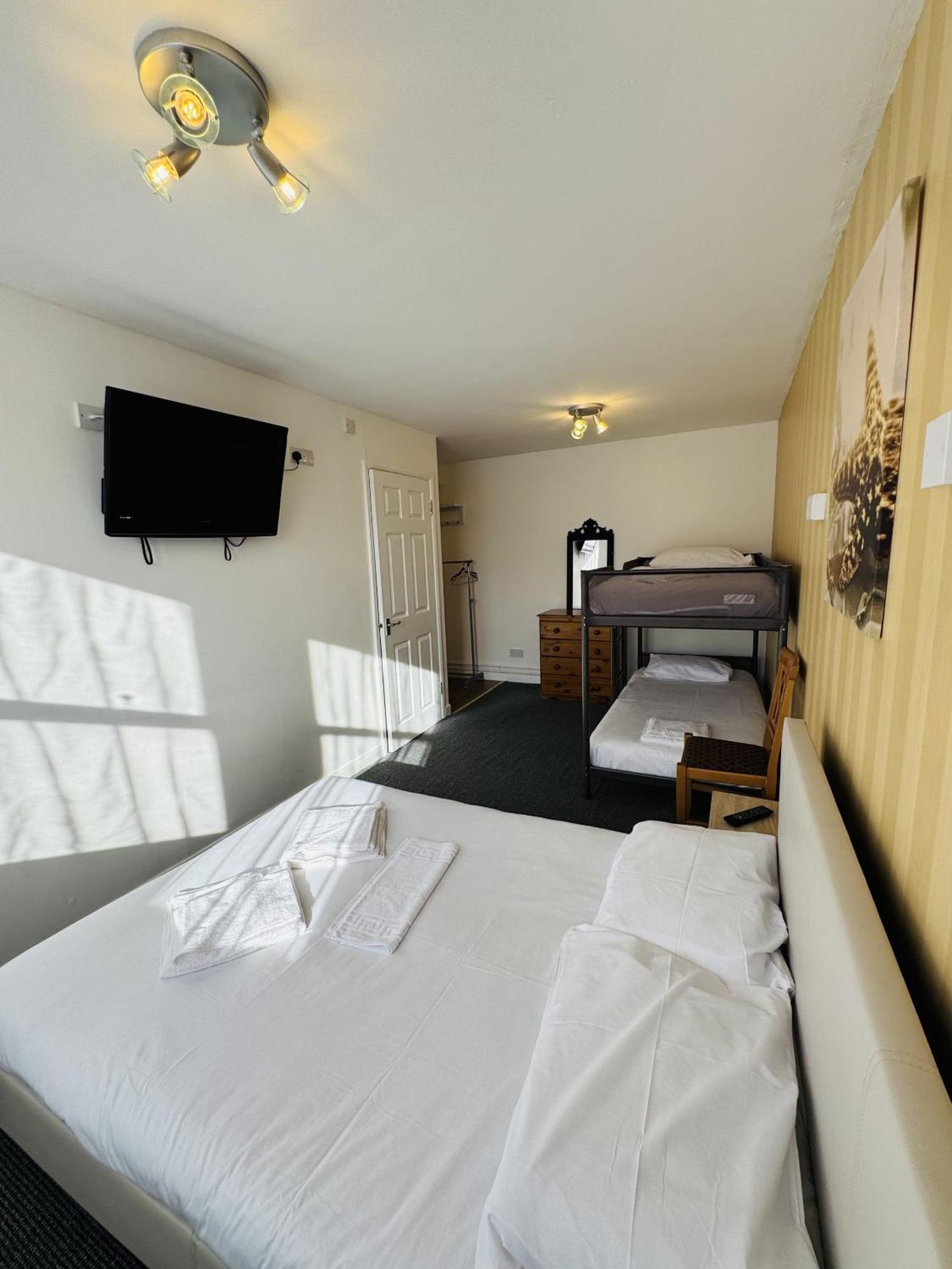 Carlton Court Hotel Eastbourne Ruang foto