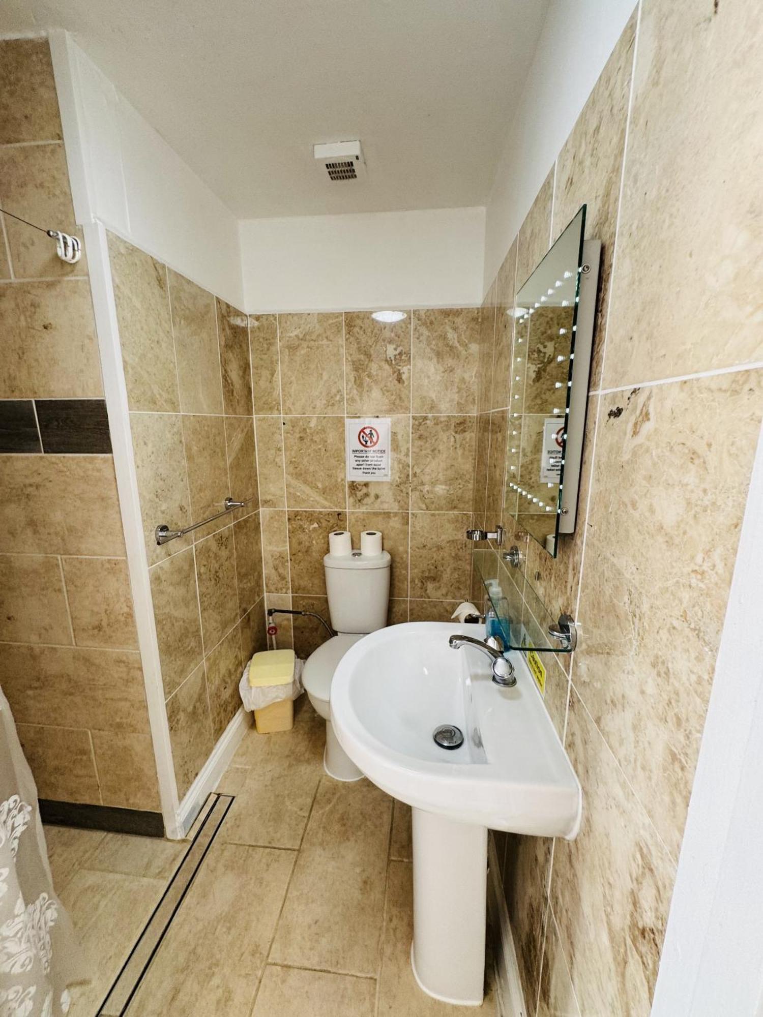Carlton Court Hotel Eastbourne Ruang foto