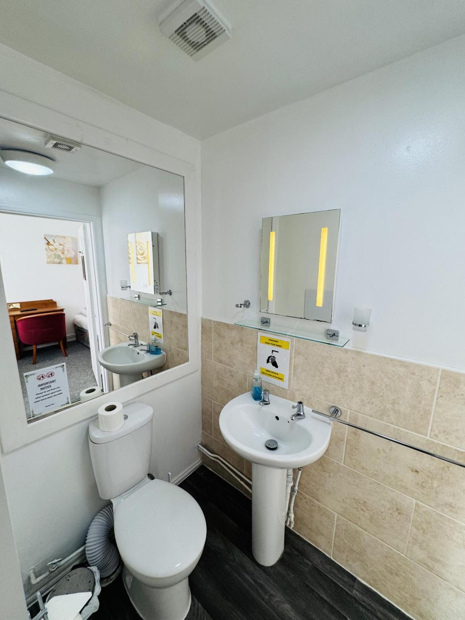 Carlton Court Hotel Eastbourne Ruang foto