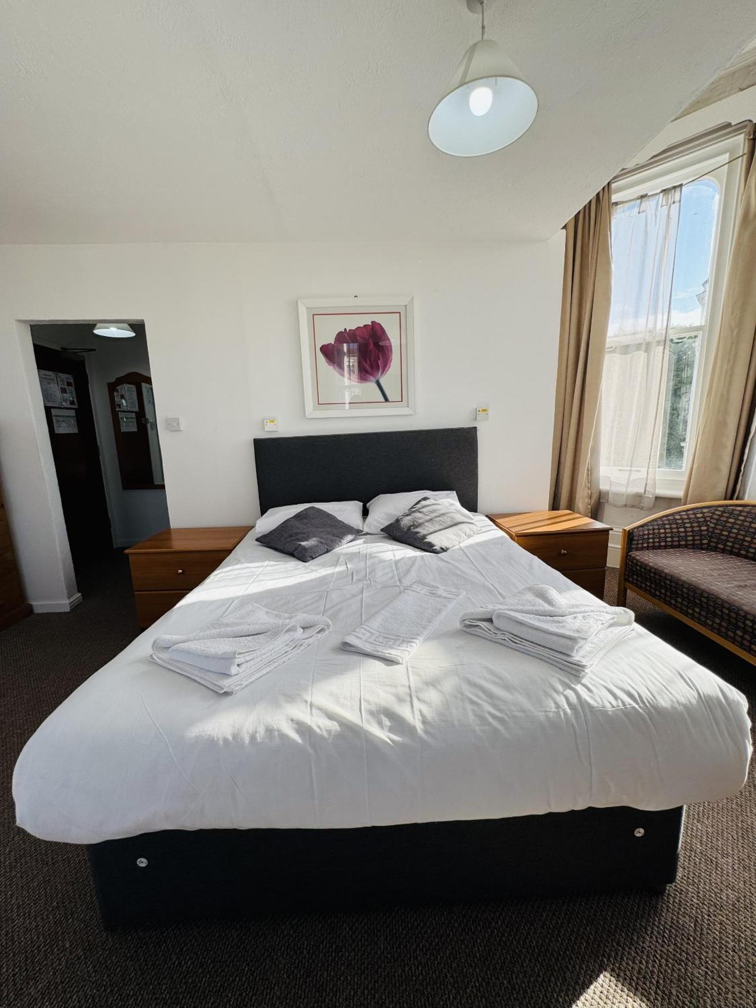 Carlton Court Hotel Eastbourne Ruang foto