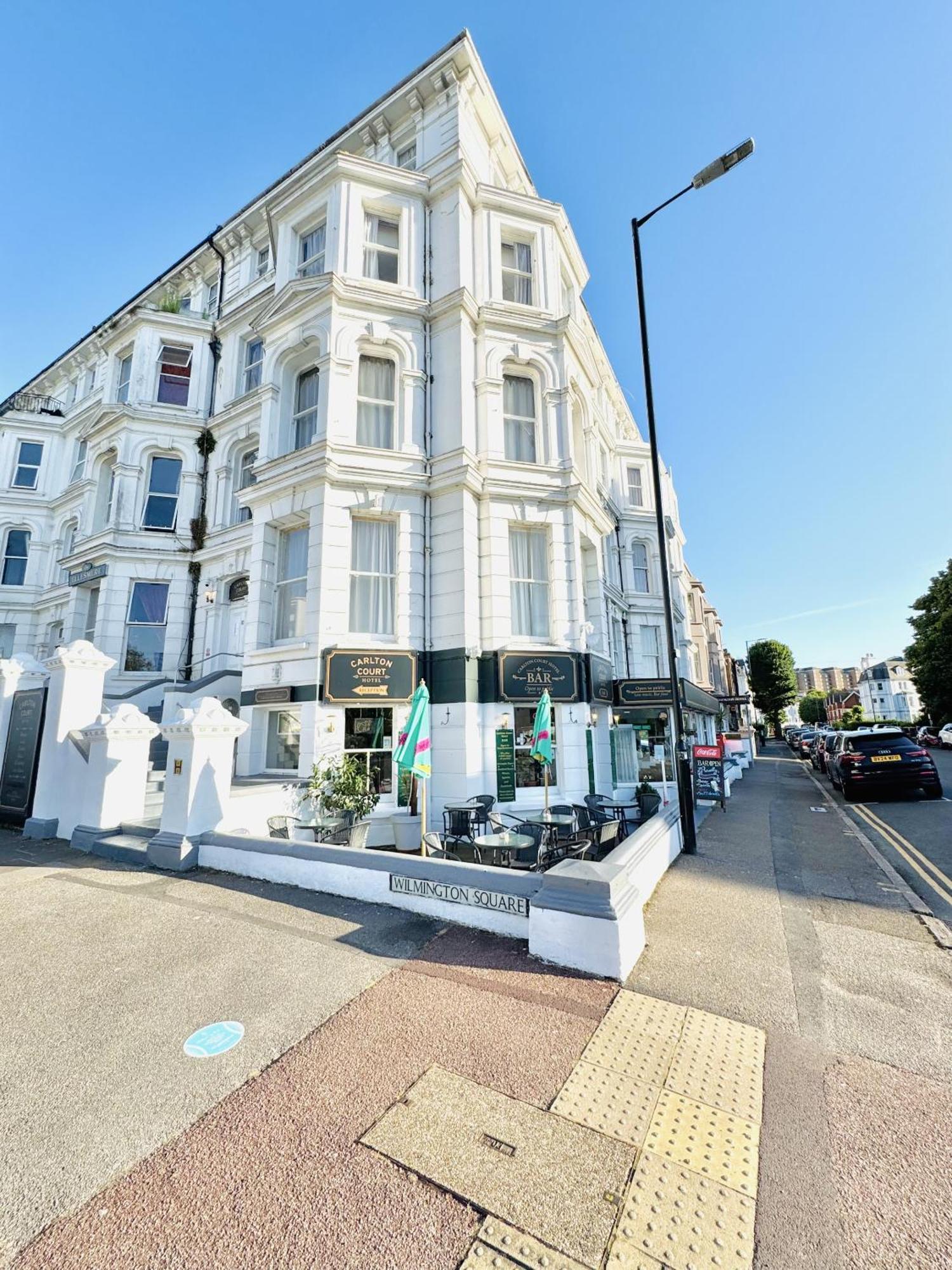 Carlton Court Hotel Eastbourne Bagian luar foto